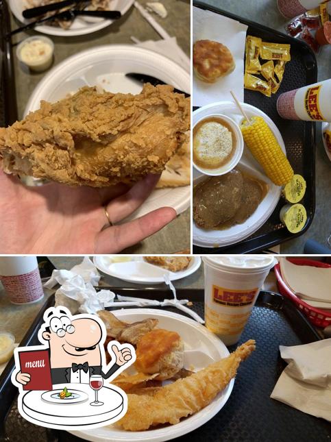 Еда в "Lee's Famous Recipe Chicken"