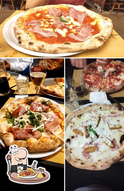 Pick pizza at Scugnizzi Borgoforte