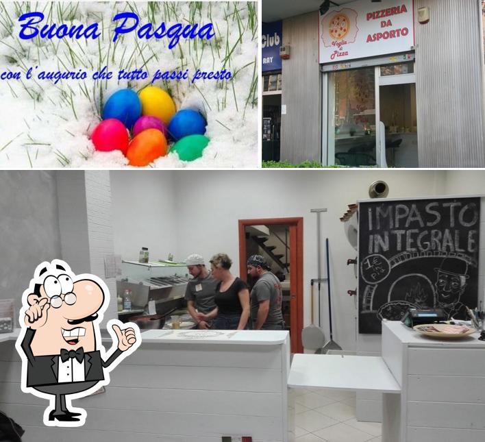 Dai un’occhiata alla foto che raffigura la interni e cibo di Civico 79 pizzeria da asporto e consegne a domicilio