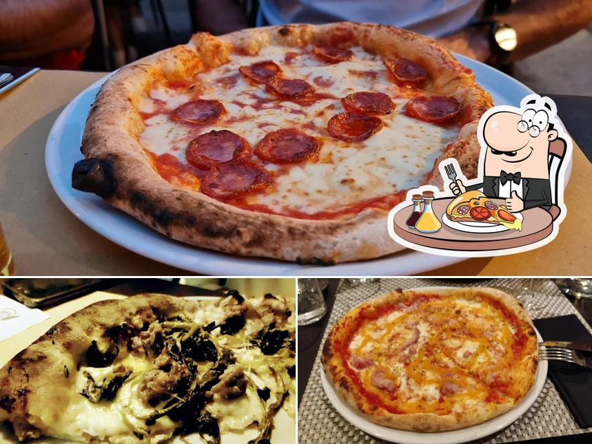 Get pizza at Osteria degli Adelardi