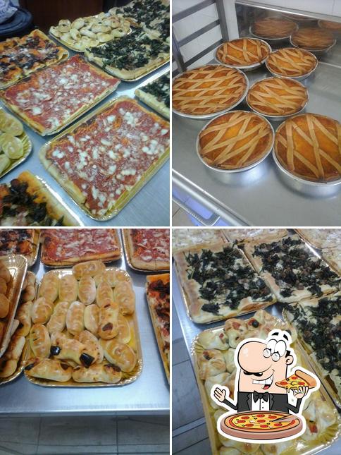 Ordina una pizza a Pasticceria Rosticceria Serra