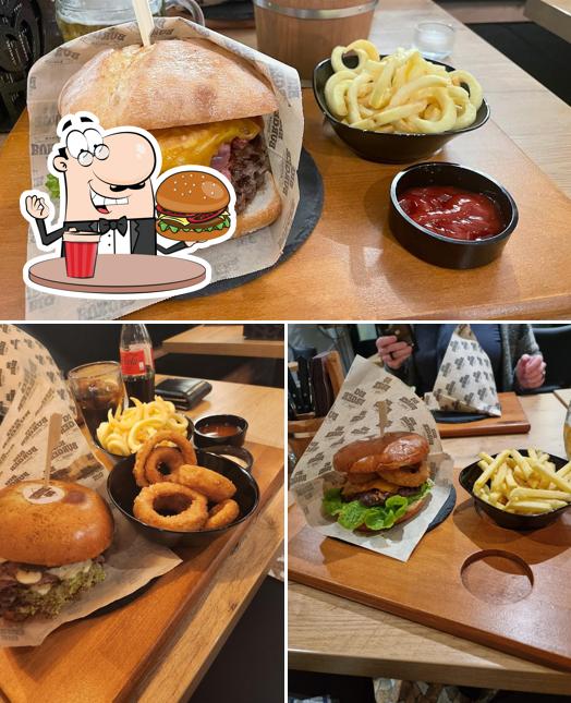 Ordina un hamburger a Big Burger Diner & Kurier Lyss