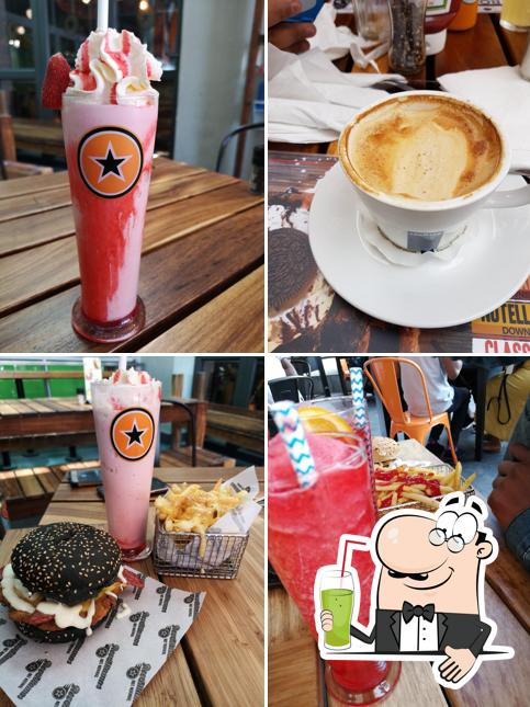 RocoMamas Melrose Arch - Halaal sert un éventail de boissons