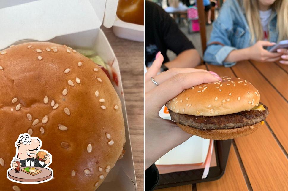 Гамбургеры из "Вкусно — и точка" придутся по вкусу любому гурману