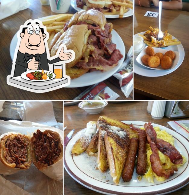 Dinos in Hawthorne Restaurant menu and reviews