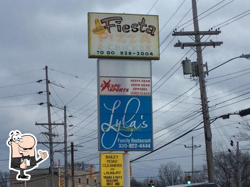 Fiesta Pizza & Chicken, 1939 Bailey Rd in Cuyahoga Falls Restaurant
