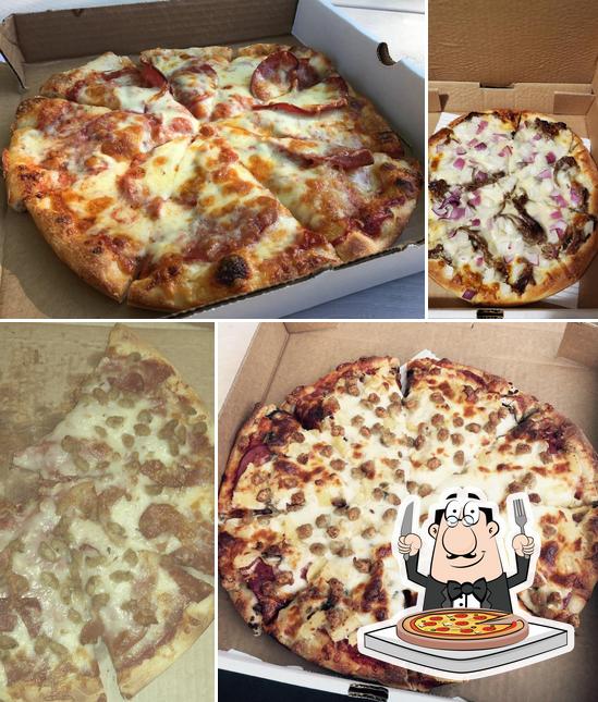 Roadrunner Pizza Whyte Ave, 9940 82 Ave NW in Edmonton Restaurant