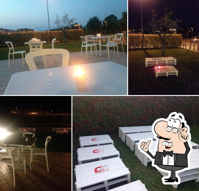 Gli interni di Civico dieci café