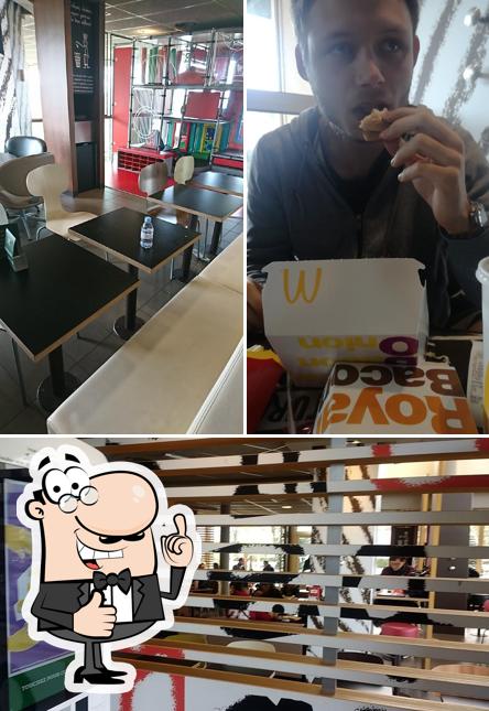 Regarder cette image de McDonald's