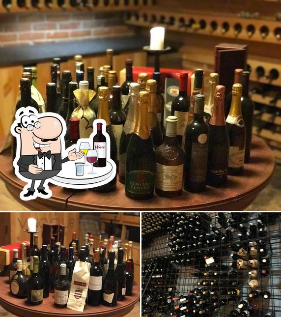 В "Hedona Wine Club" подаются спиртные напитки