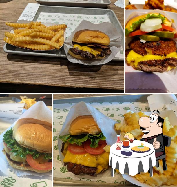 Shake Shack Fashion Square, 7014 E Camelback Rd Space B116 in