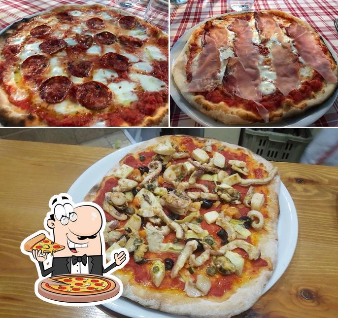 Prenditi una pizza a Ristorante Poggio all'Aglione