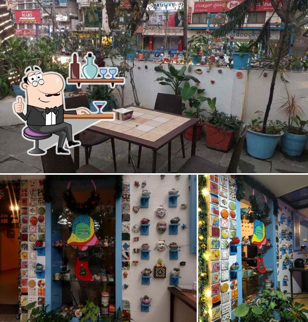 The interior of Bistro Claytopia