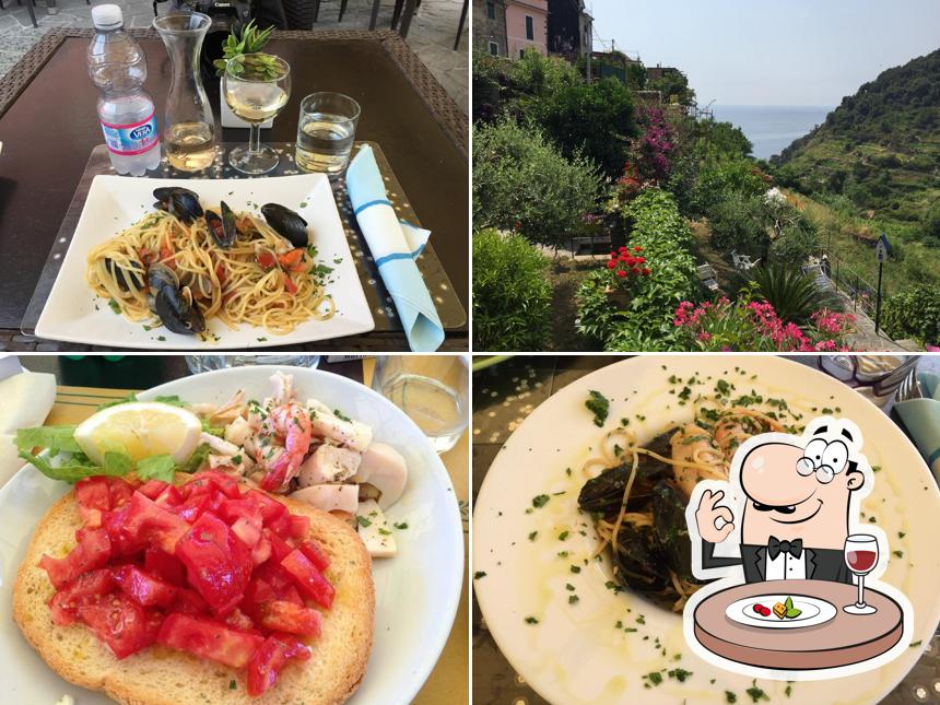 Platti al Corniglia's Bakery and Local Food