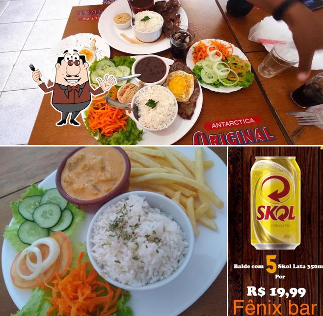 A comida e bebida do restaurante