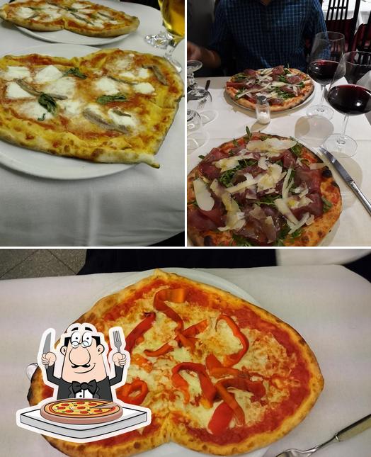 Get pizza at Ristorante Hot Meeting