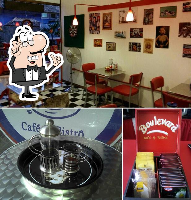 O interior do Retro Rock Burger