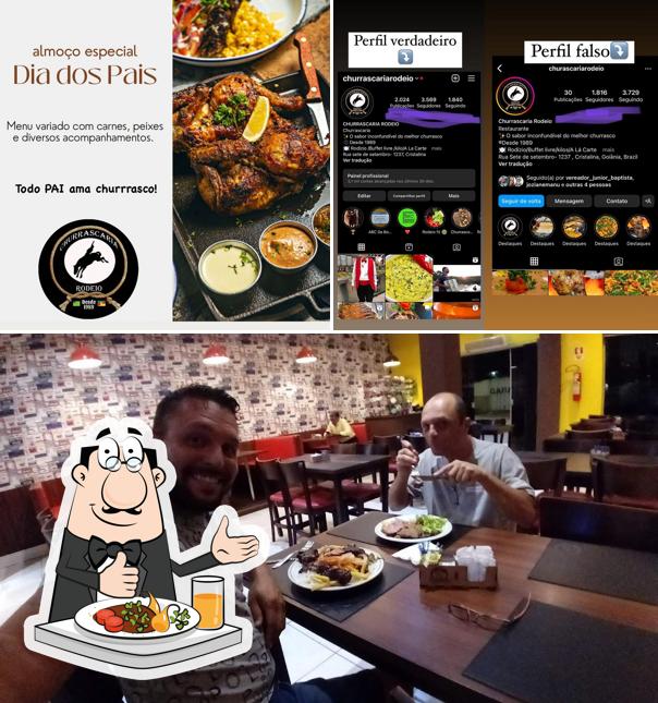 O Churrascaria Rodeio se destaca pelo comida e interior