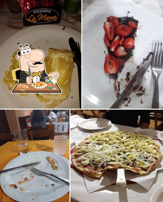 Comida em Pizzaria Lá Mama
