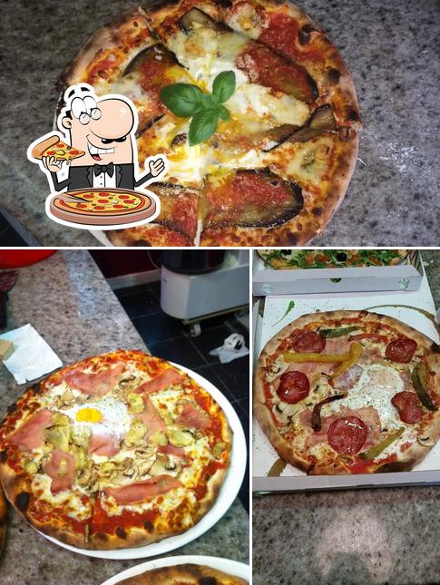 Try out pizza at Pizza Pazzia toto