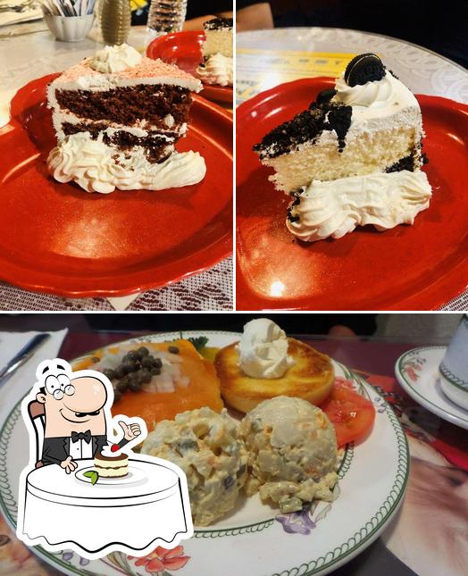 The Russian Tea Room offers a number of desserts