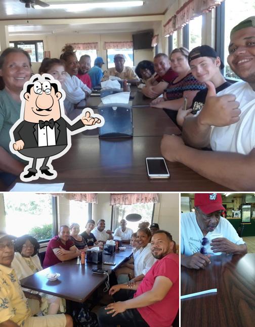 The Chicken House in Lincolnton Restaurant menu and reviews