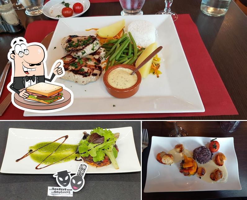 Prenez un sandwich à Restaurant L'OVNY