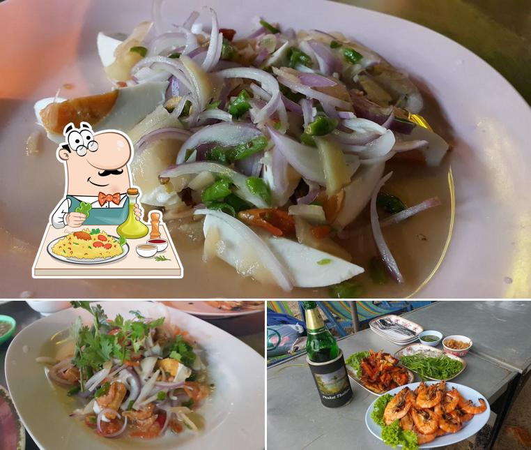 Platos en PO Yu Yen Rot Den Restaurant