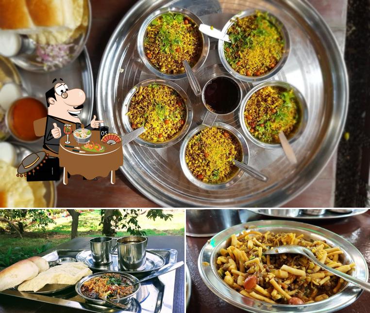 Food at Peruchi Wadi Chulivarachi Misal