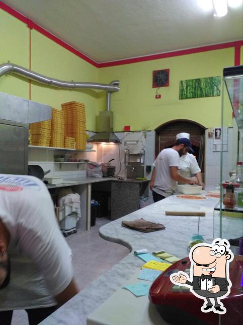 Vedi la foto di Pizzeria Antonello la Pineta di Putzu Simone