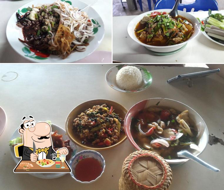 Meals at ร้านอาหารลาบเป็ดบุรีรัมย์
