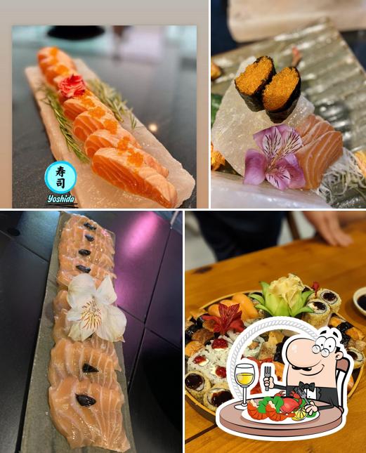 Experimente diferentes pratos de frutos do mar disponíveis no Yoshida Sushi