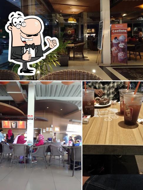 Dunkin Donuts Palembang Jl Demang Lebar Daun Restaurant Reviews