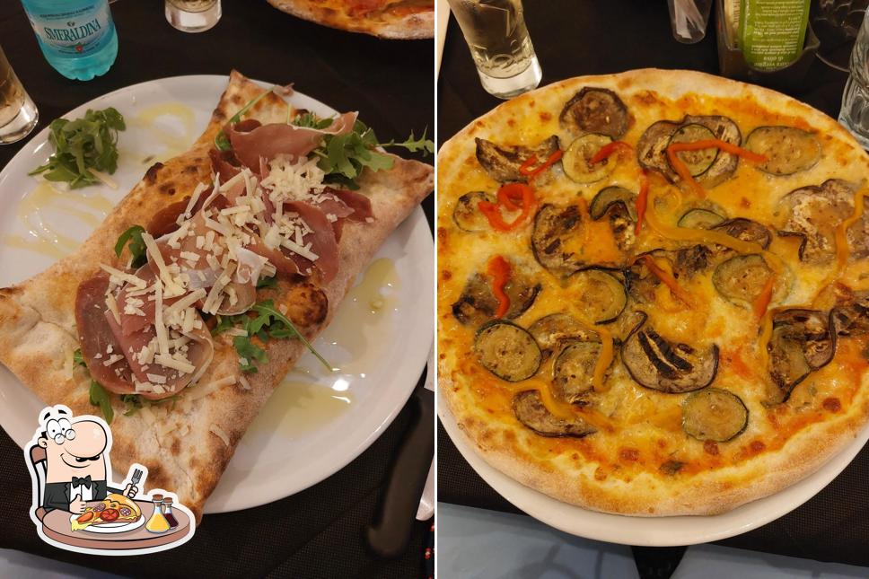 Prenditi una pizza a Bar-pizzeria-bisteccheria-Barcollo Di Alberto Mucelli