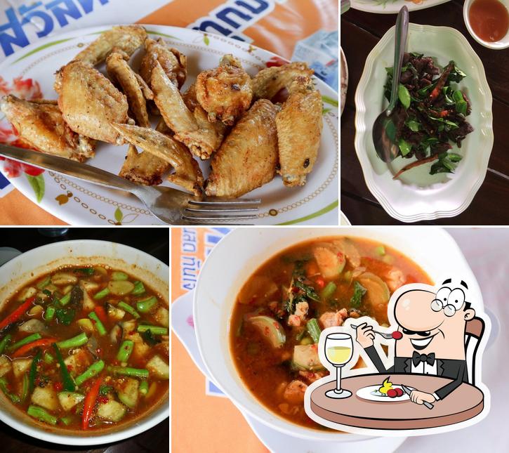 Meals at Khrua Hua Na Restaurant