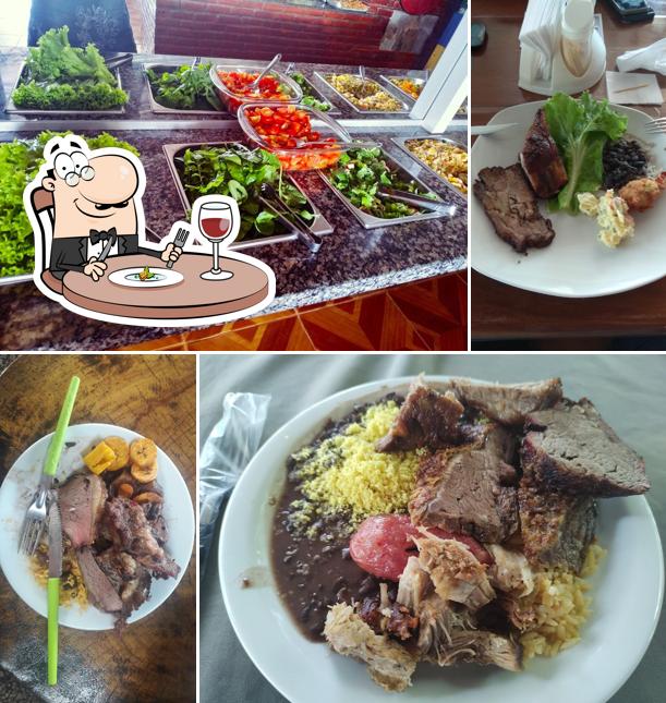 Comida em Restaurante Bisteca