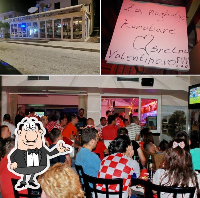 La immagine di interni e esterno da Caffe bar Light