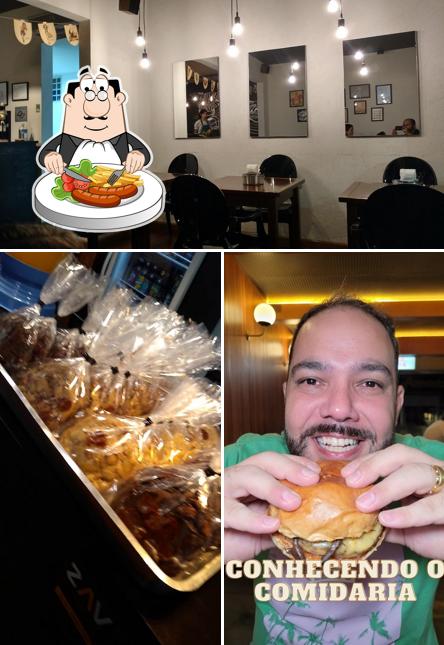 Esta é a foto mostrando comida e interior no Comidaria Burger