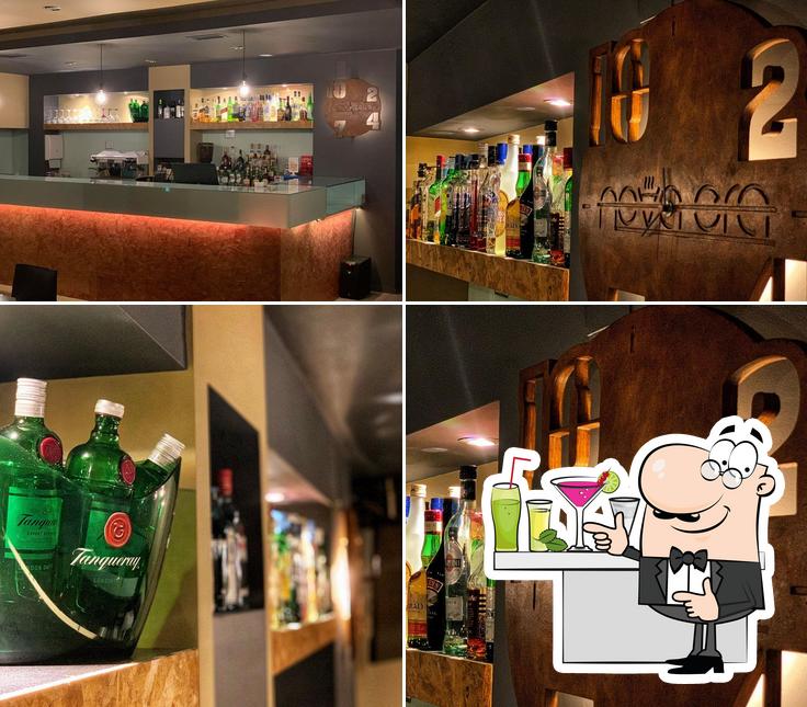 A Cafe Nova Era se destaca pelo balcão de bar e bebida