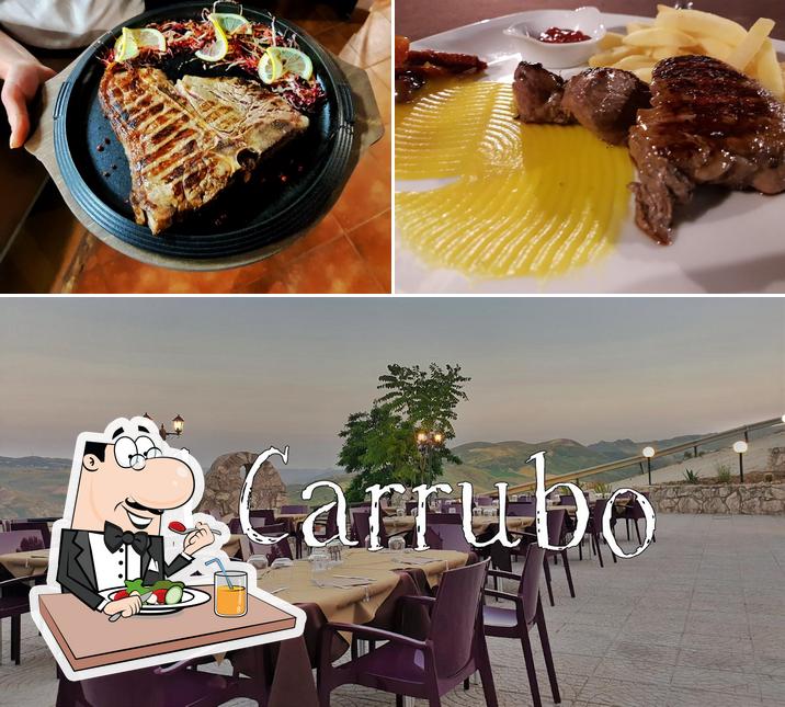 La foto della cibo e interni di Il Carrubo Steak & Pizza