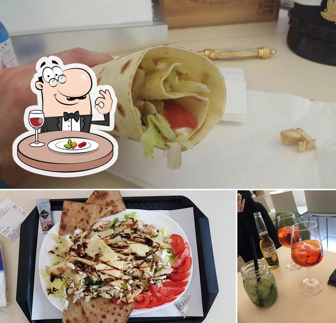 La foto della cibo e alcol di La Caveja