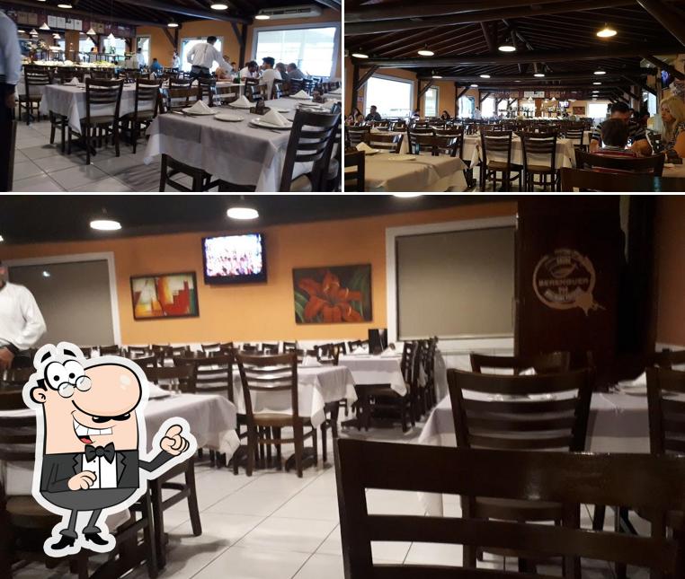 O interior do Churrascaria Gramado