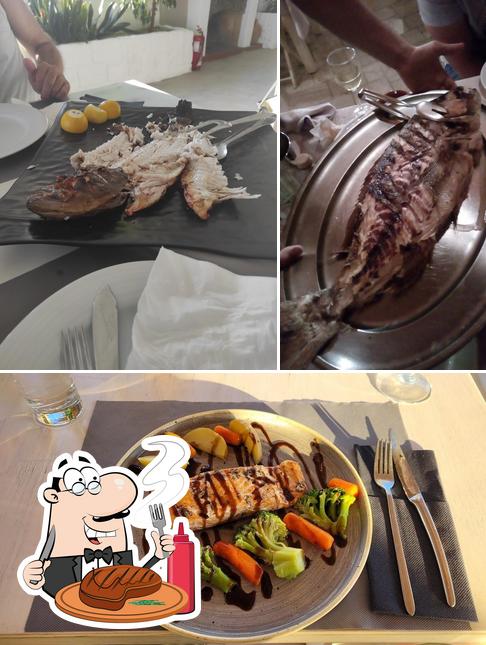 Закажите мясные блюда в "Seafood Limanaki Restaurant"
