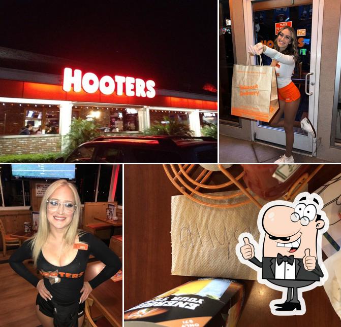 Hooters of Mission Valley, 1400 Camino De La Reina in San Diego