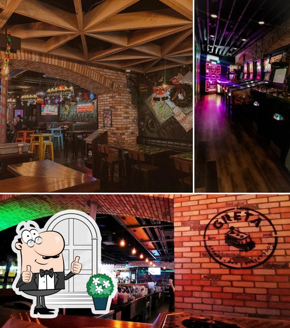L'extérieur de GRETA Bar YEG