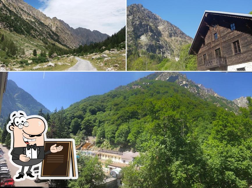 Puoi goderti l'aria fresca da seduto all'esterno di Terme Reali di Valdieri