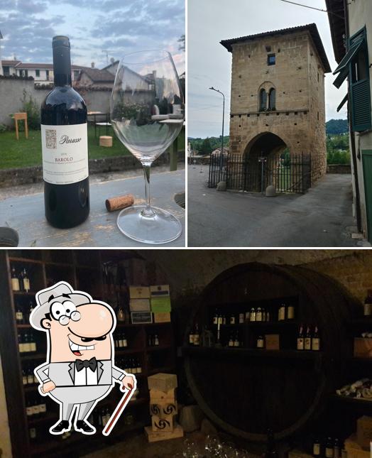 Guarda gli esterni di Cantine Del Gavi