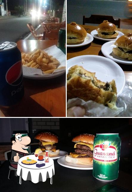 Delicie-se com um hambúrguer no Black Burger & Beer