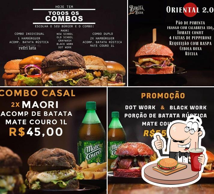 Experimente um hambúrguer no Biruta Tattoo Studio & GastroBeer