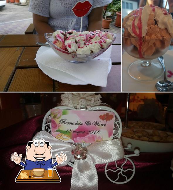 Ice cream at Restaurant La Răscruce De Vânturi